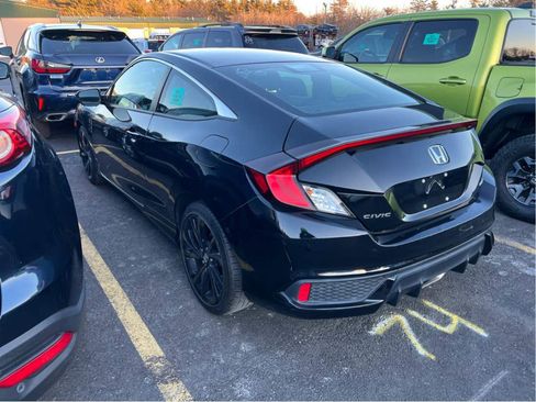 Used 2019 Honda Civic Sport image 2