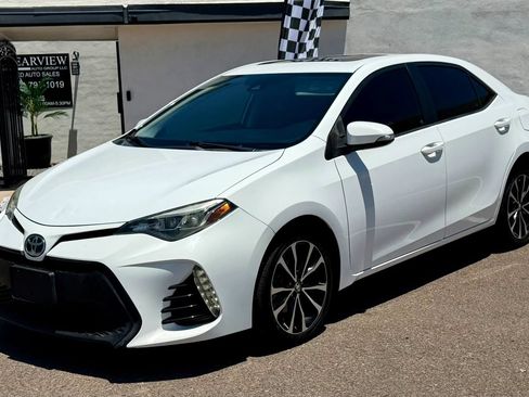 Used 2017 Toyota Corolla SE w/ SE Premium Package FWD image 2