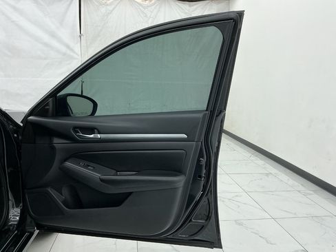 Used 2022 Nissan Altima 2.5 SV FWD image 19