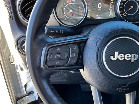 Used 2021 Jeep Wrangler Willys image 9