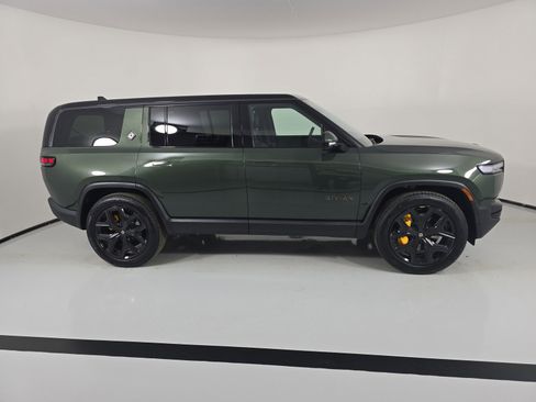 Used 2025 Rivian R1S Premium image 6