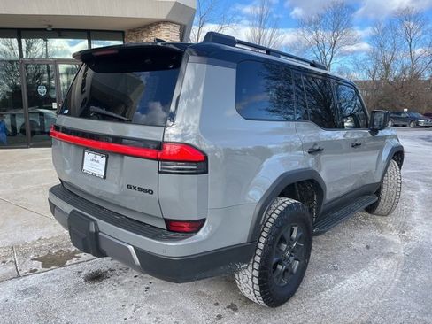 Used 2025 Lexus GX 550 image 4