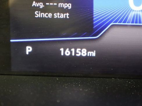 Used 2023 Volkswagen Tiguan SE FWD image 37