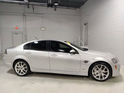 Used 2009 Pontiac G8 GXP RWD image 5