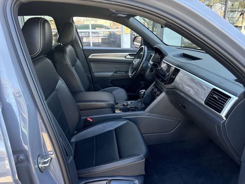 Used 2022 Volkswagen Atlas Cross Sport SE image 21