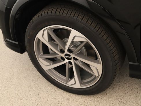 New 2025 Audi Q3 2.0T Premium image 29