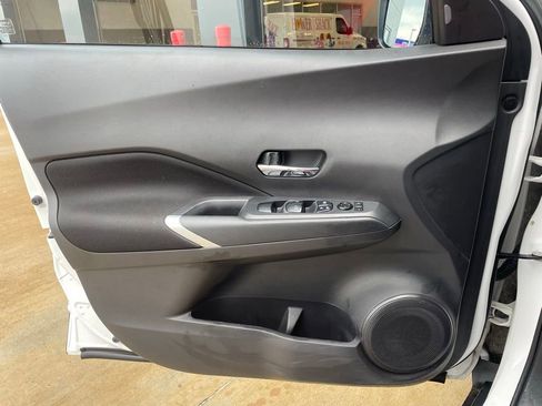 Certified 2024 Nissan Kicks SV FWD image 9
