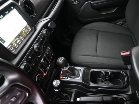 Used 2021 Jeep Gladiator Sport image 19