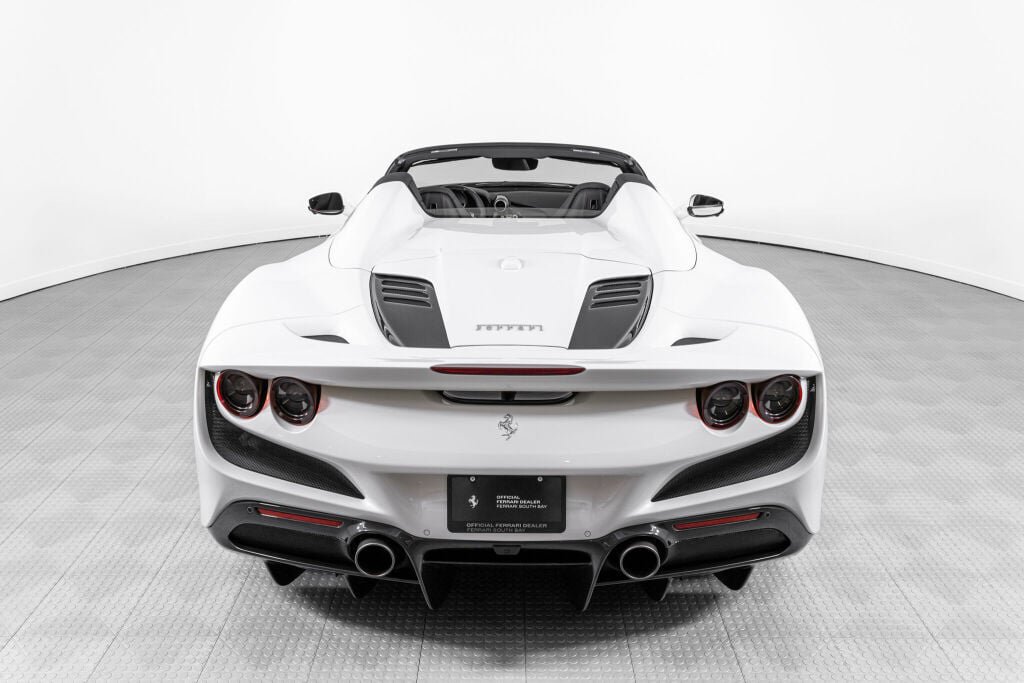 Used 2022 Ferrari F8 Tributo RWD image 10
