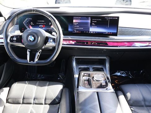 Used 2025 BMW 740i image 43