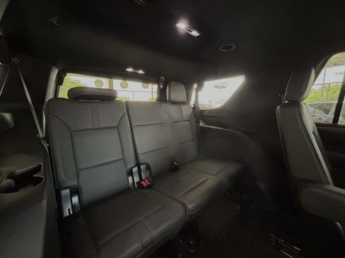 Used 2022 Chevrolet Tahoe RST w/ Luxury Package AWD/4WD image 37