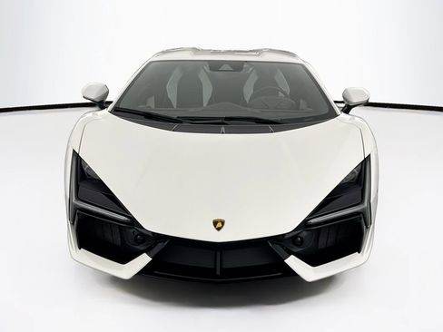 Used 2024 Lamborghini Revuelto image 2