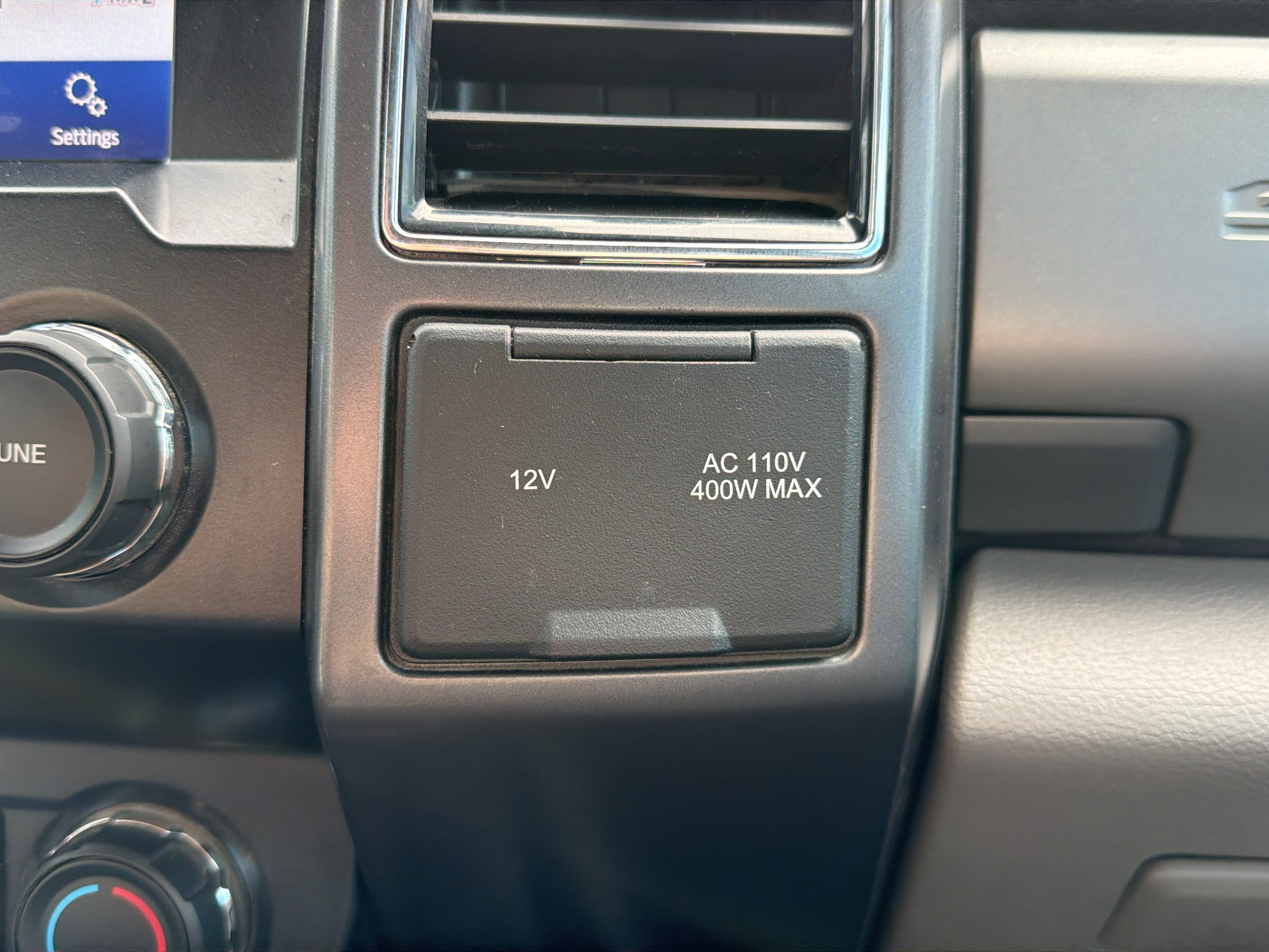 Used 2022 Ford F350 XLT w/ XLT Premium Package AWD/4WD image 34