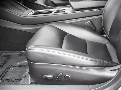 Used 2022 Tesla Model 3 image 11