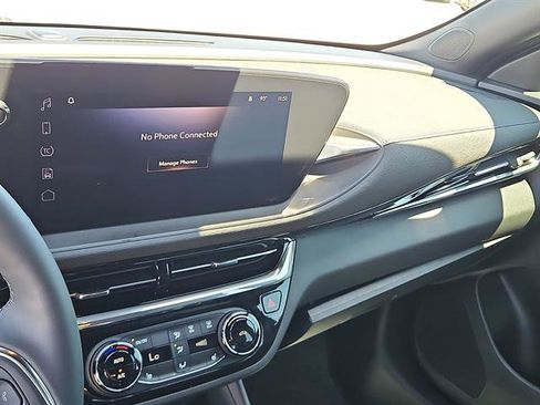 Certified 2025 Buick Envista Sport Touring w/ Convenience I Package FWD image 18