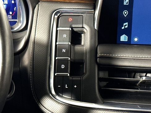 Used 2023 Chevrolet Tahoe Premier AWD/4WD image 21