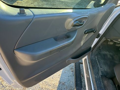 Used 2001 Ford F150 2WD Regular Cab image 13