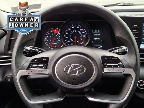 Used 2023 Hyundai Elantra SEL FWD image 19