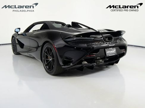Used 2024 McLaren 750S Spider RWD image 8
