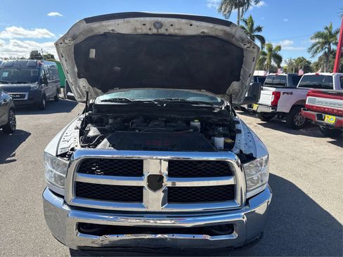 Used 2018 RAM 3500 Tradesman w/ Chrome Appearance Group AWD/4WD image 11