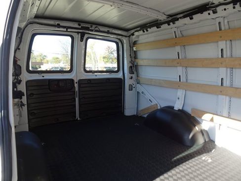 Certified 2023 GMC Savana 2500 w/ Driver Convenience Package image 18