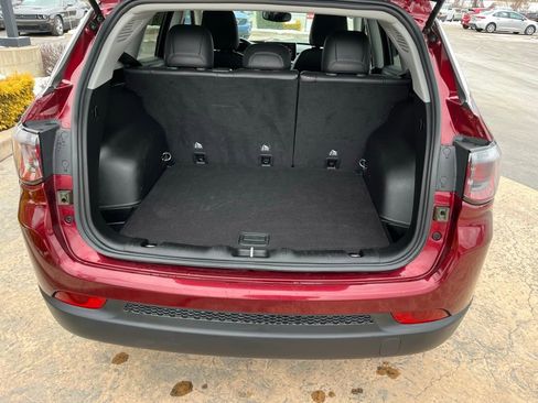 Used 2022 Jeep Compass Latitude image 27