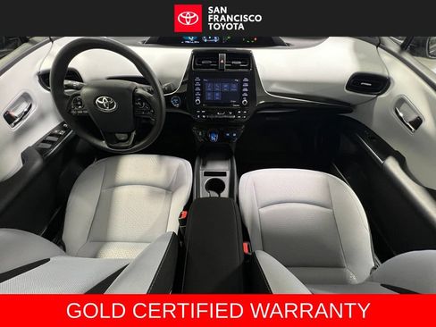 Certified 2022 Toyota Prius LE FWD image 21