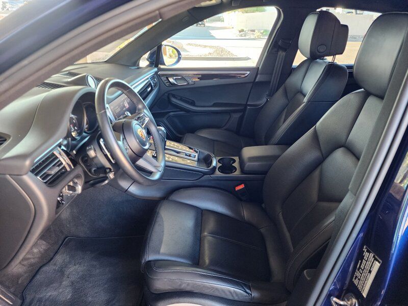 Used 2022 Porsche Macan AWD/4WD image 24