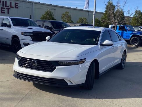 Used 2023 Honda Accord EX image 38