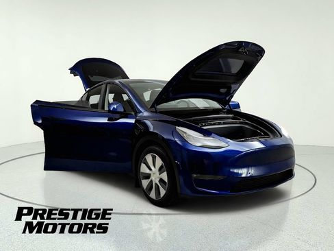 Used 2023 Tesla Model Y Long Range AWD/4WD image 11