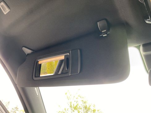 Used 2025 BMW 740i xDrive w/ Premium Package image 79