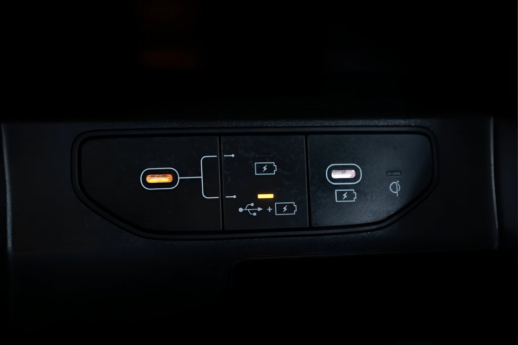 Used 2025 Kia Sorento EX AWD/4WD image 39