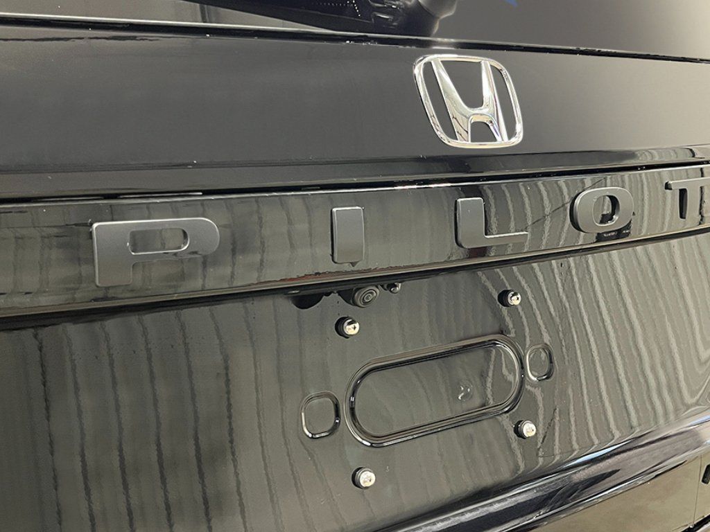 New 2026 Honda Pilot Black Edition image 8