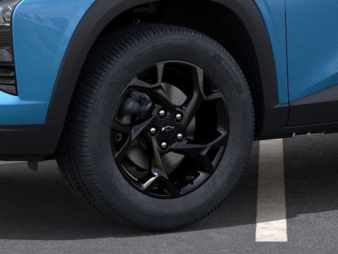 New 2026 Chevrolet Trax LT w/ Midnight Edition FWD image 9