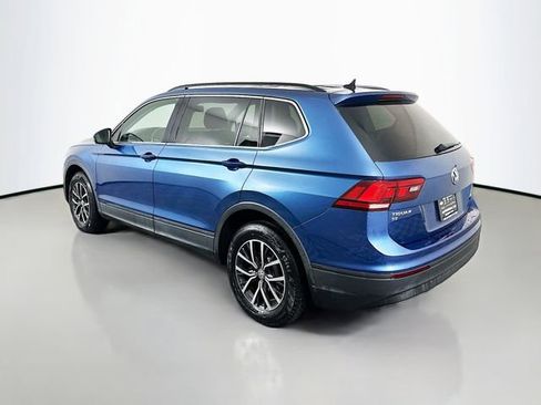 Used 2019 Volkswagen Tiguan SE w/ Panoramic Sunroof Package image 5