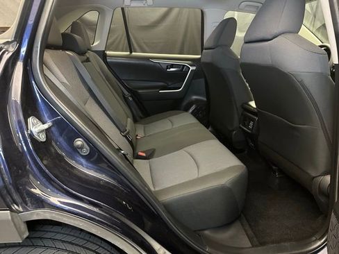 Used 2025 Toyota RAV4 XLE AWD/4WD image 18