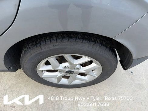 Used 2022 Kia Soul LX w/ Technology Package FWD image 6