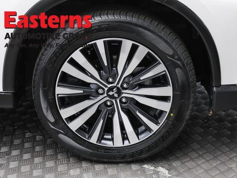 Used 2020 Mitsubishi Outlander ES image 31