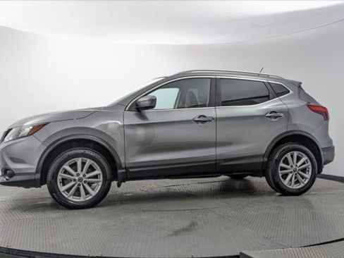 Used 2019 Nissan Rogue Sport SV FWD image 3