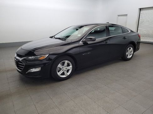 Used 2024 Chevrolet Malibu LT image 2