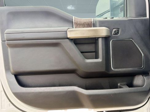 Used 2019 Ford F250 Lariat w/ Lariat Value Package image 21