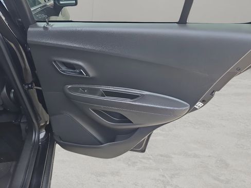 Used 2019 Chevrolet Trax LT w/ LT Convenience Package image 33