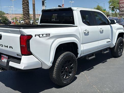 Certified 2025 Toyota Tacoma SR5 w/ SR5 Upgrade Package AWD/4WD image 7