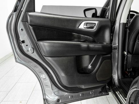 Used 2020 Nissan Pathfinder Platinum AWD/4WD image 45