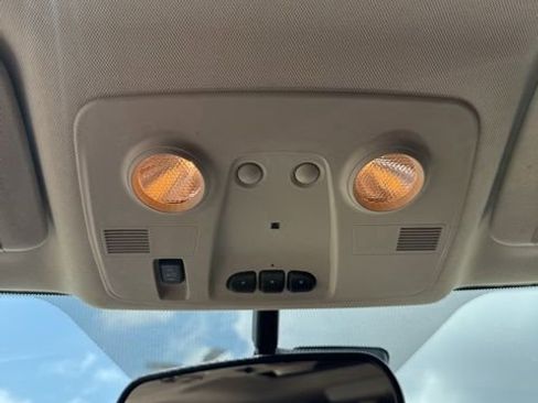 Used 2017 Chevrolet Traverse Premier image 26