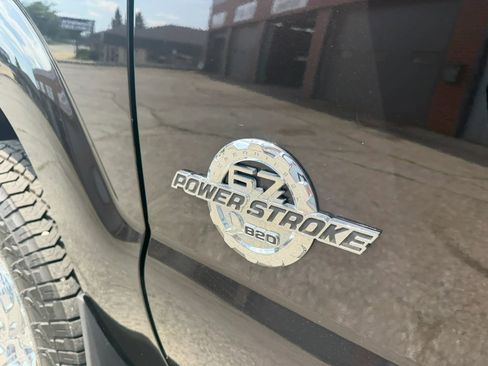 Used 2013 Ford F250 XLT w/ Chrome Pkg AWD/4WD image 13