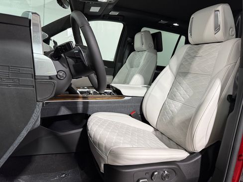 New 2025 Cadillac Escalade Premium Luxury Platinum image 4