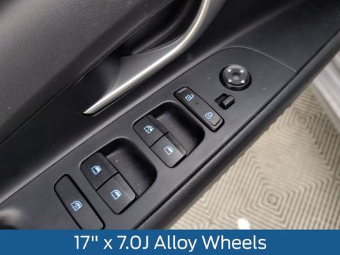 Used 2024 Hyundai Elantra Limited image 39