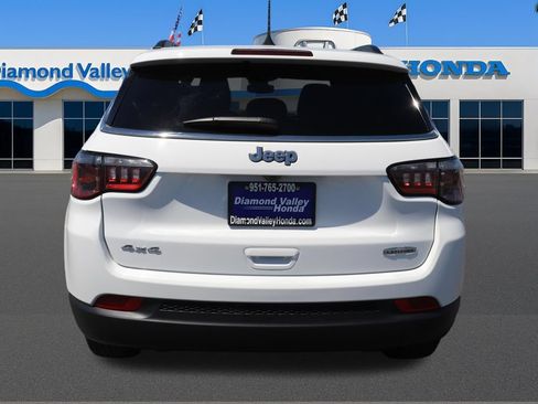 Used 2025 Jeep Compass Latitude AWD/4WD image 6