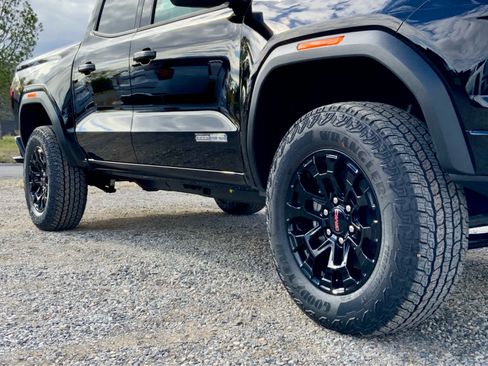 New 2026 GMC Canyon Elevation image 17